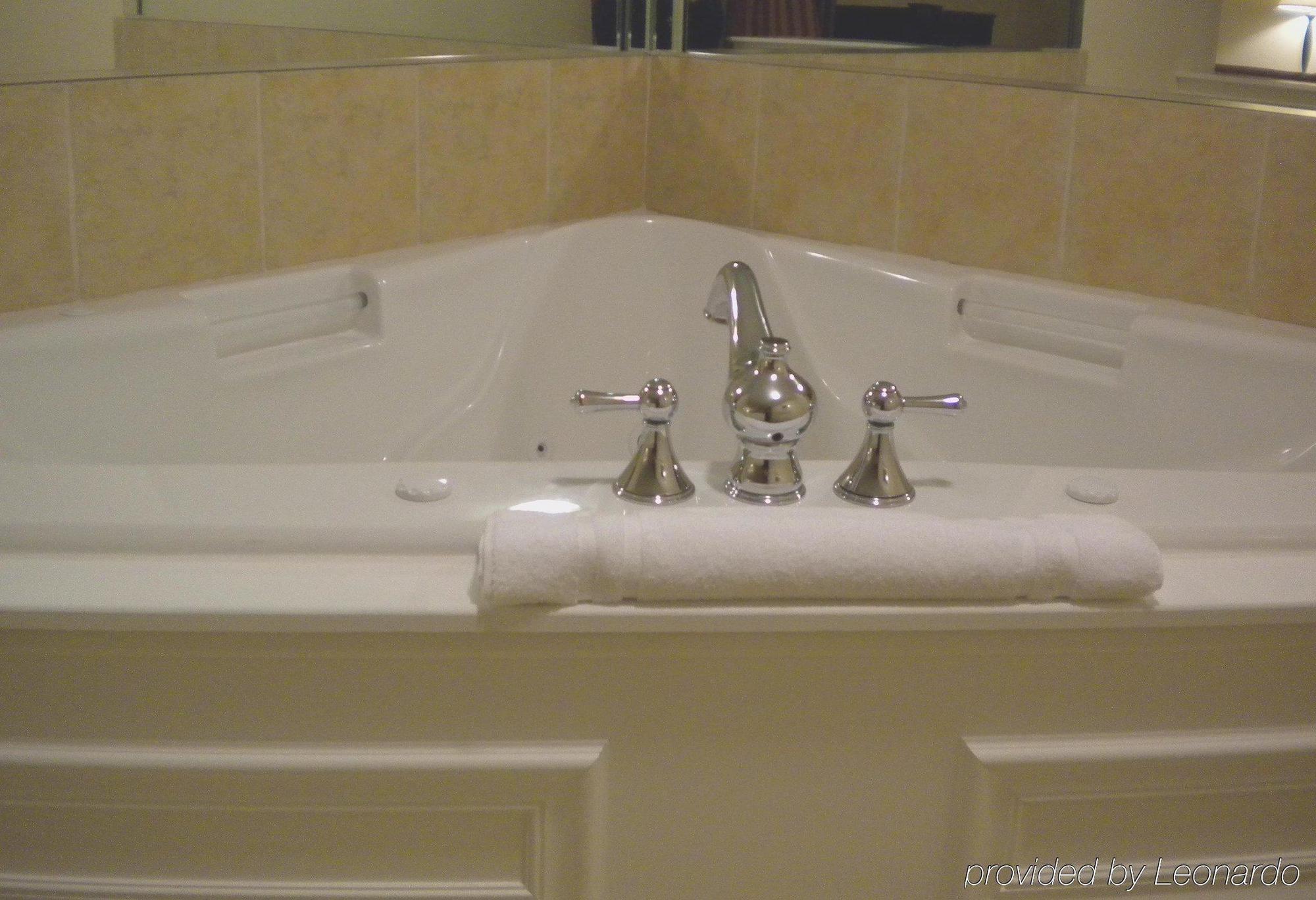 Intown Suites Extended Stay Tuscaloosa, Al Room photo