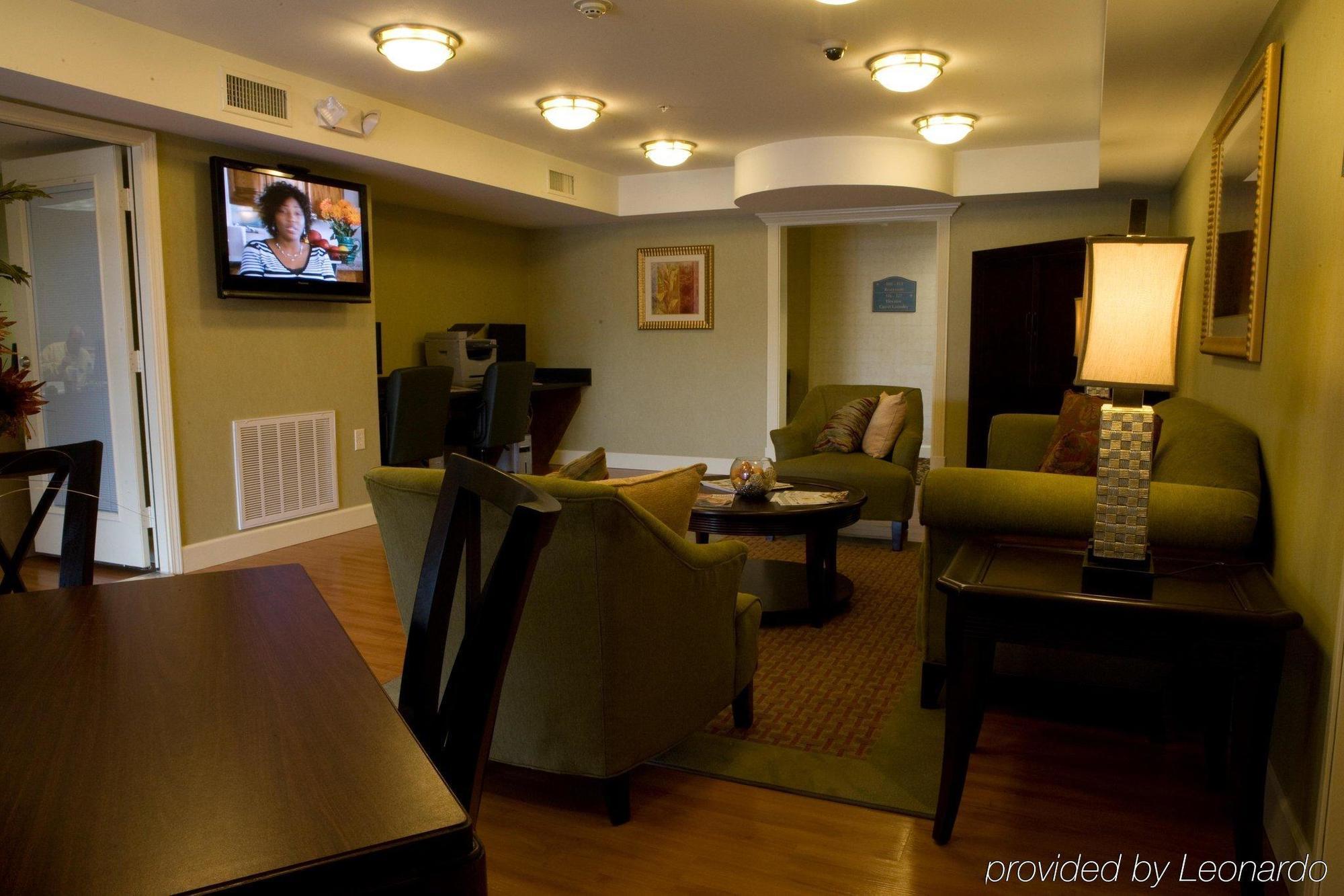 Intown Suites Extended Stay Tuscaloosa, Al Interior photo