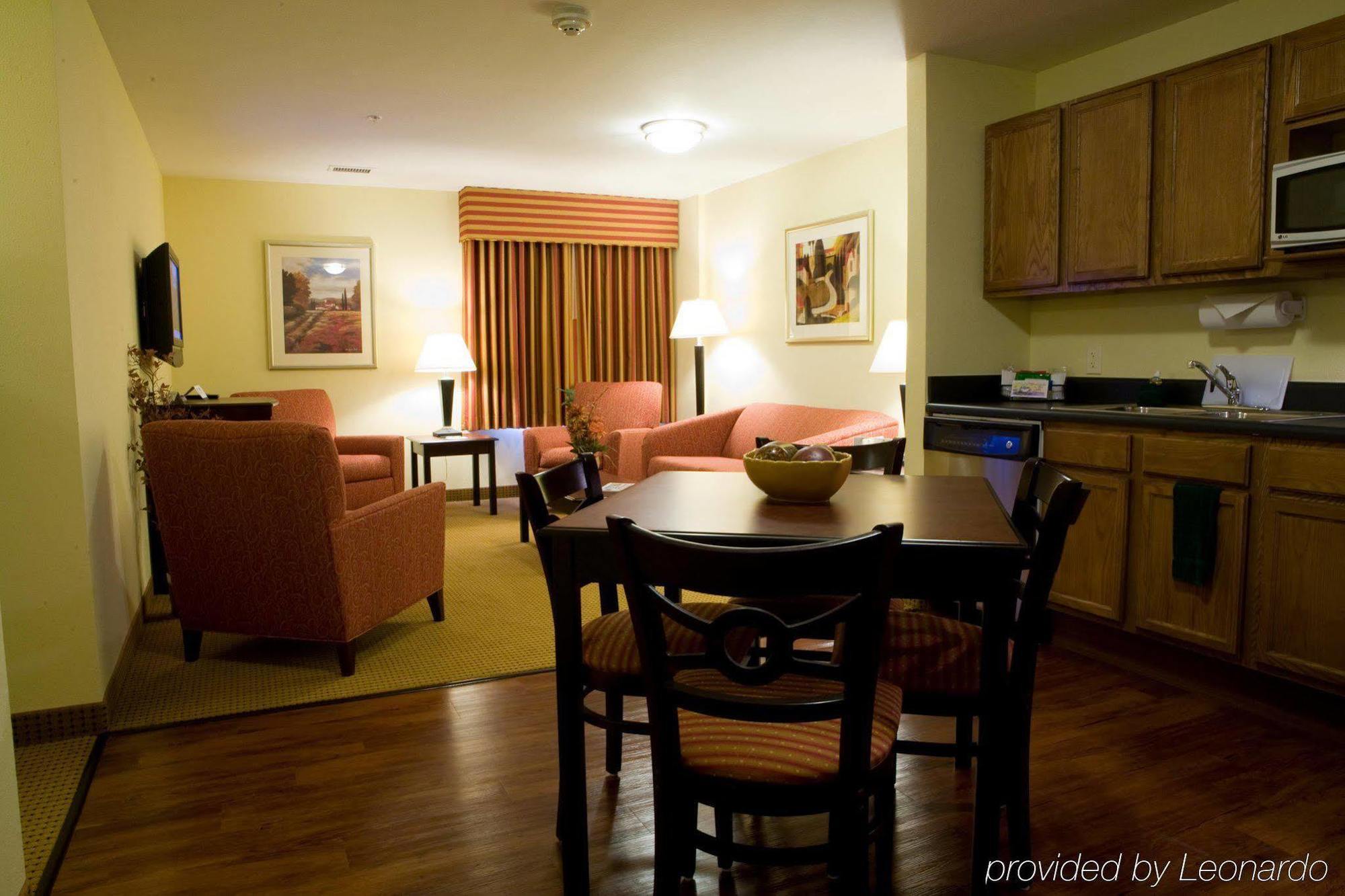 Intown Suites Extended Stay Tuscaloosa, Al Room photo